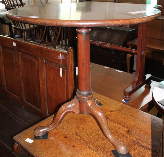 George III mahogany circular  tilt-top occasional table